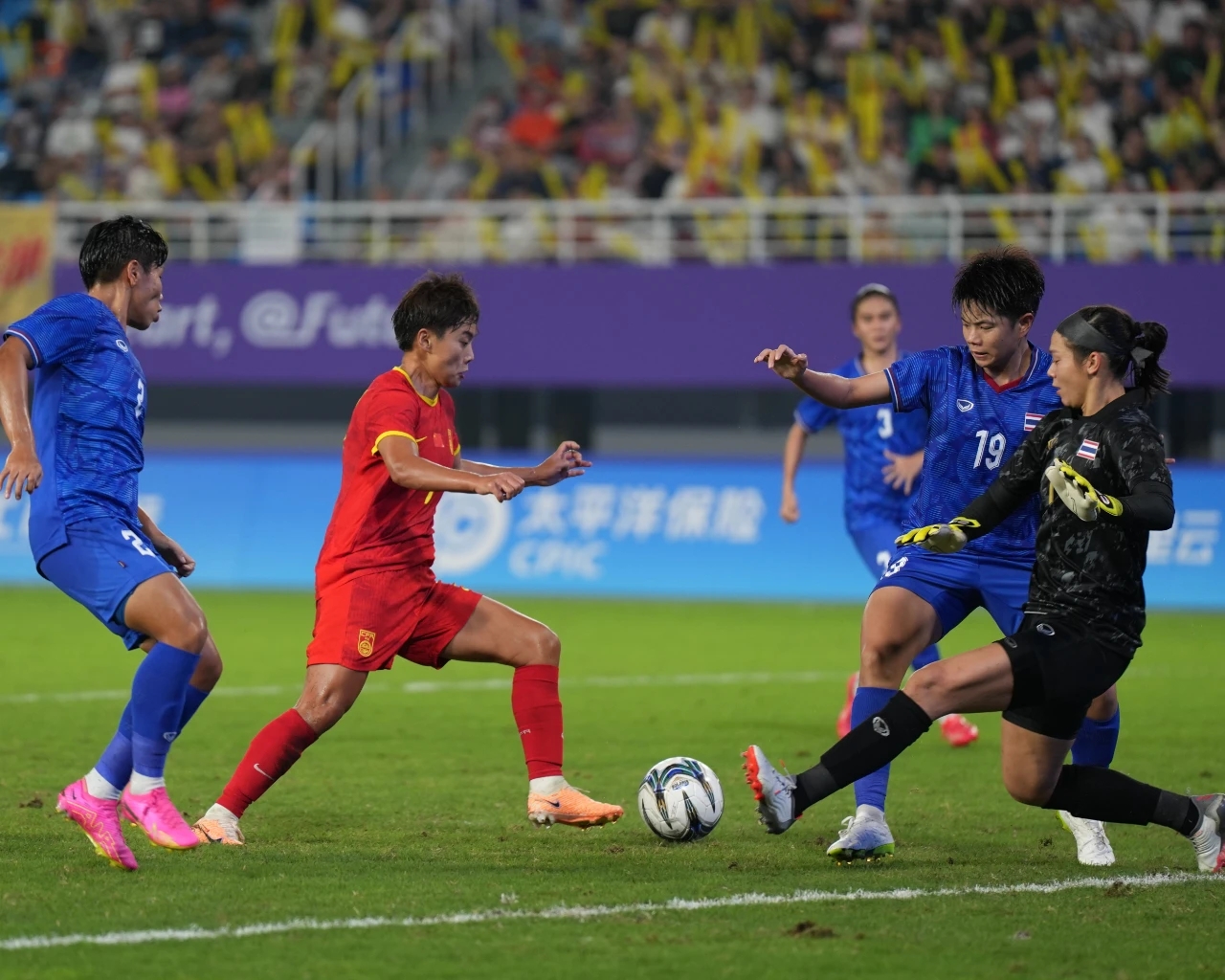 BTi体育-泰国女足联赛激烈对决的精彩细节(泰国女足联赛激烈对决的精彩细节视频)